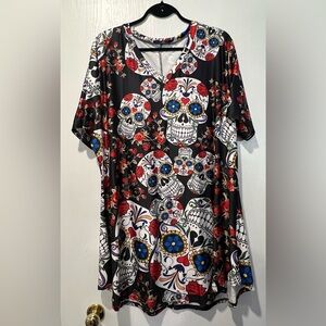 Super fun skull & roses tunic